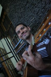 Manuel Contreras - Cantautor Salvadoreño